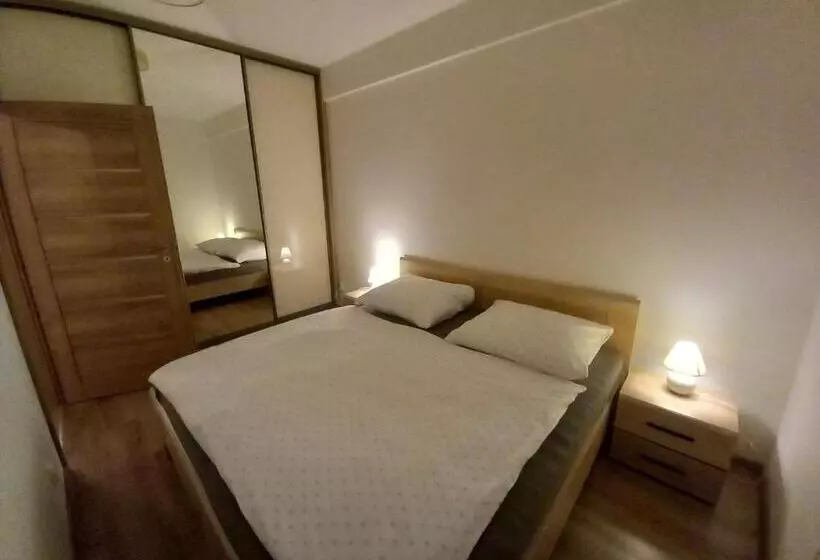 پانسیون Entrez Apartments 4   City Centre