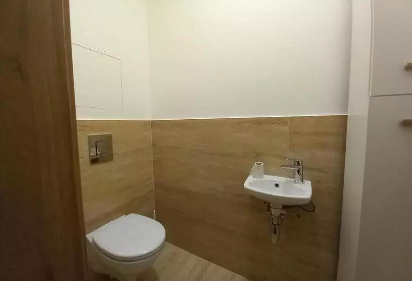 پانسیون Entrez Apartments 4   City Centre