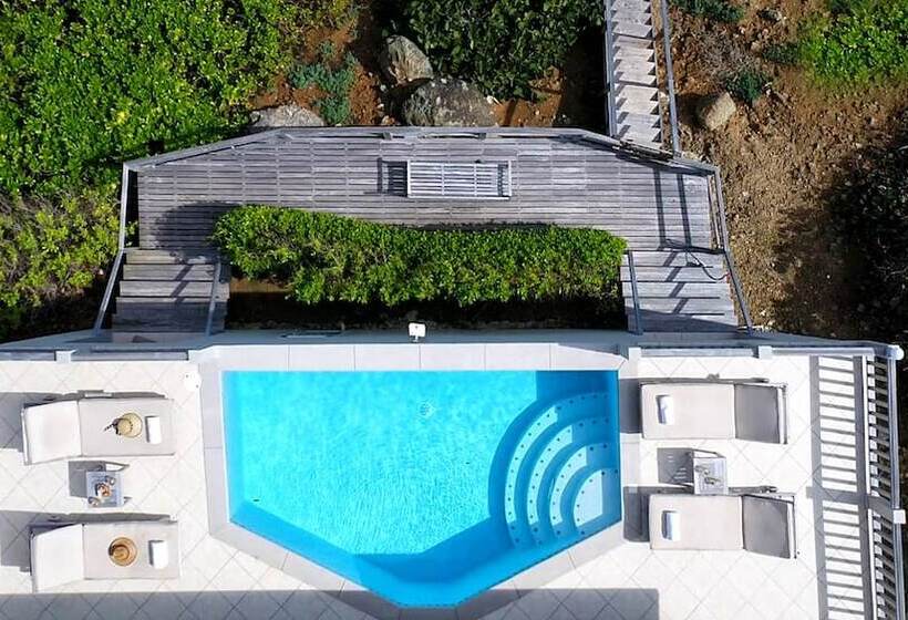 Beach House Younes By Island Properties Online