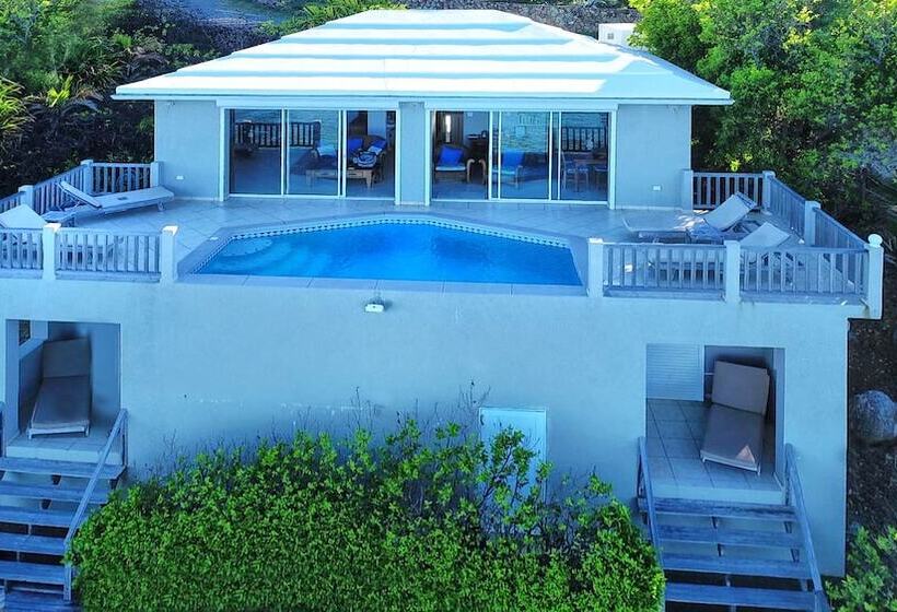 Beach House Younes By Island Properties Online