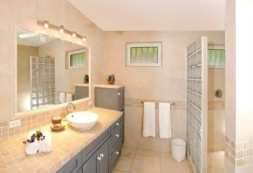 Beach House Younes By Island Properties Online