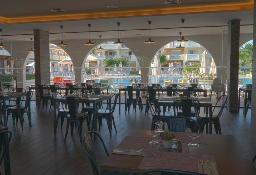 בית מלון כפרי Blau Punta Reina Junior Suites