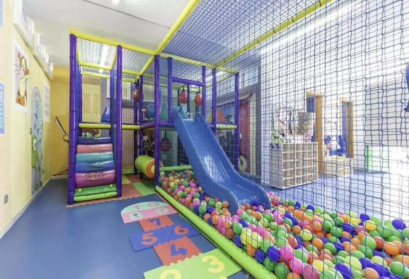 ホテル Blau Punta Reina Junior Suites