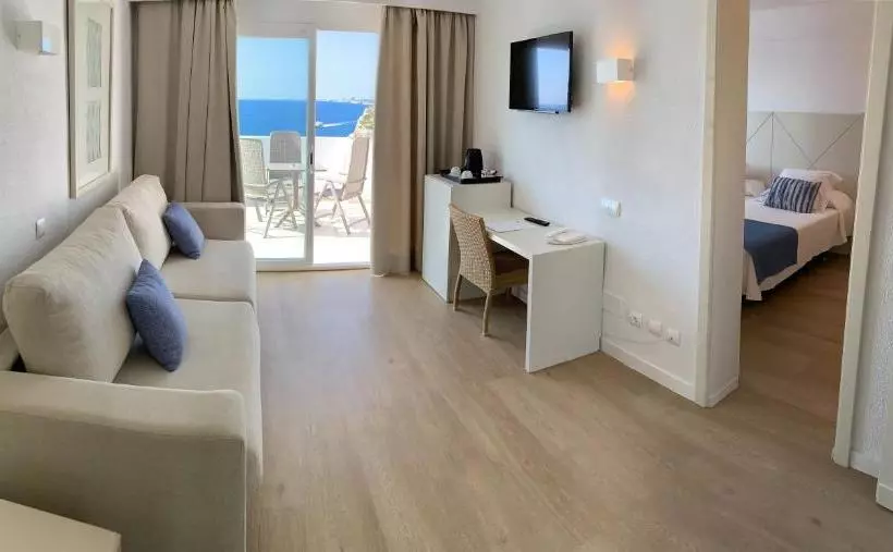 ホテル Blau Punta Reina Junior Suites