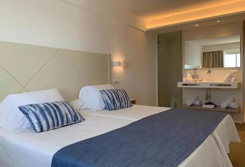 ホテル Blau Punta Reina Junior Suites