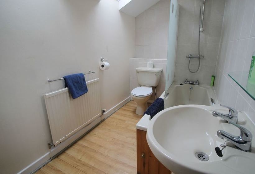 Tongwynlais Cottage By Cardiff Holiday Homes