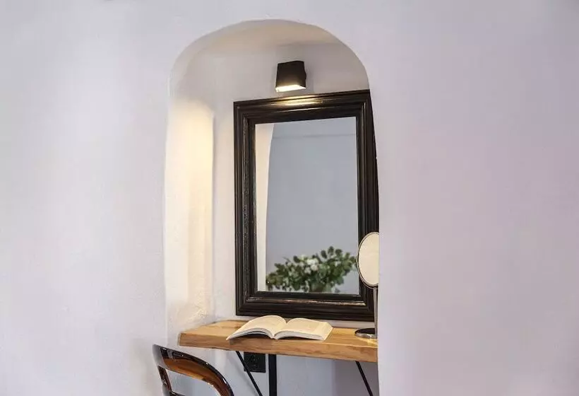 Pearl Of Caldera Oia Boutique Hotel By Pearl Hotel Collection