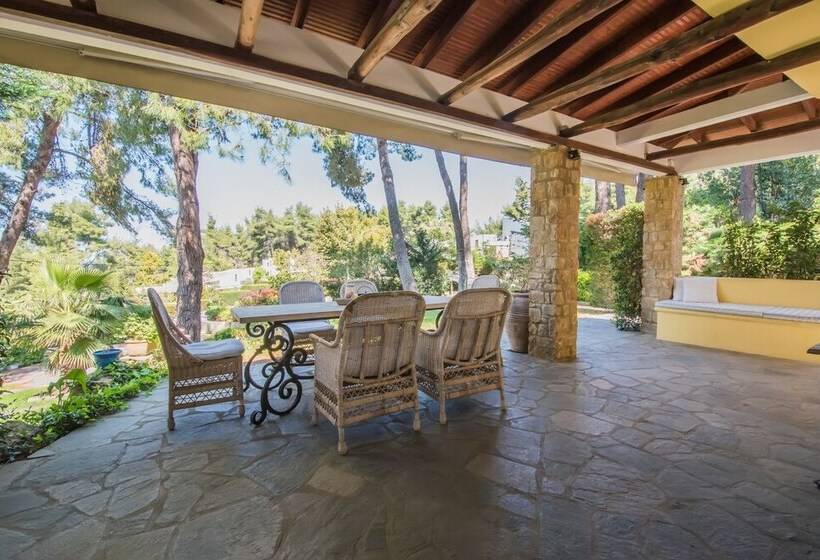 Calypso By Halu! Sani Villas