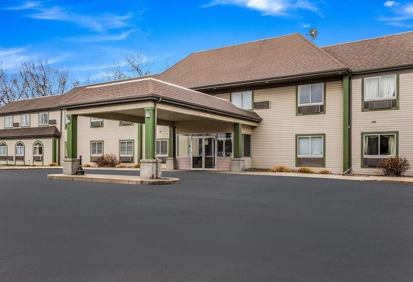 Отель Econo Lodge Whitehall Near Michigan S Adventure