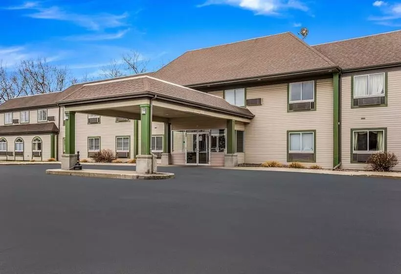 Hotelli Econo Lodge Whitehall Near Michigan S Adventure