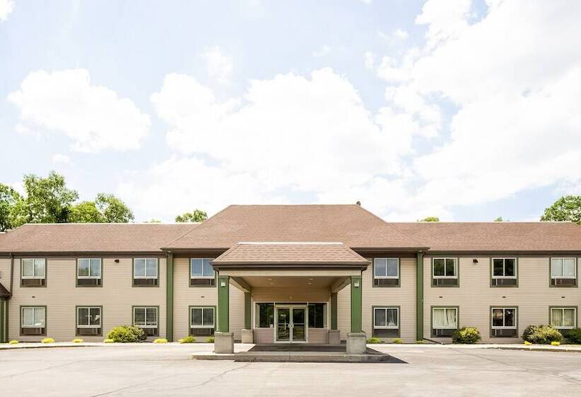 Отель Econo Lodge Whitehall Near Michigan S Adventure