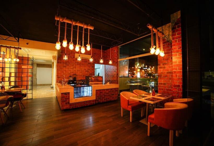 هتل Star Emirates Downtown