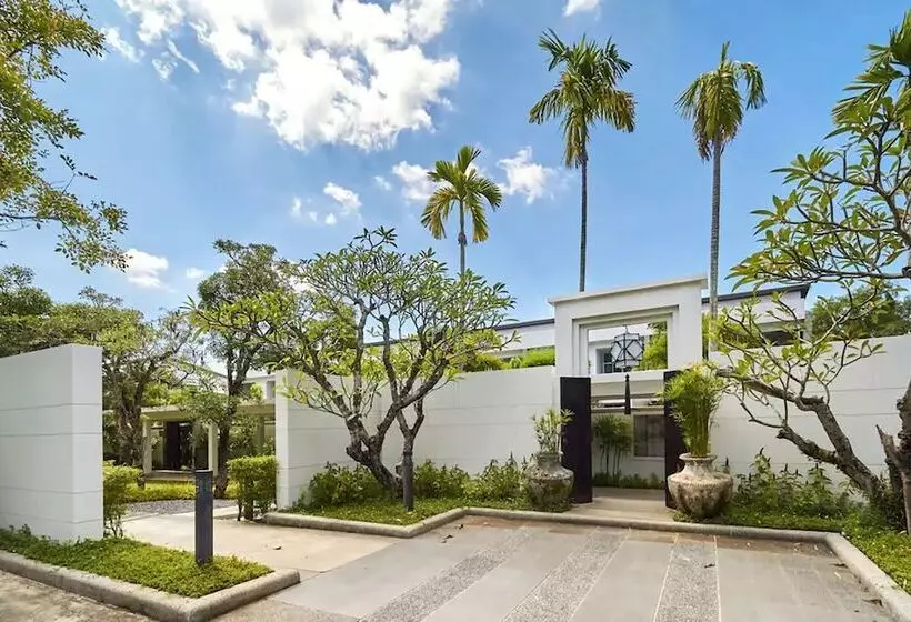 Oxygen Villa By Alexanders