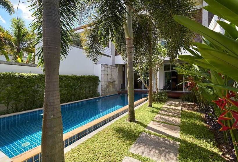 Oxygen Villa By Alexanders