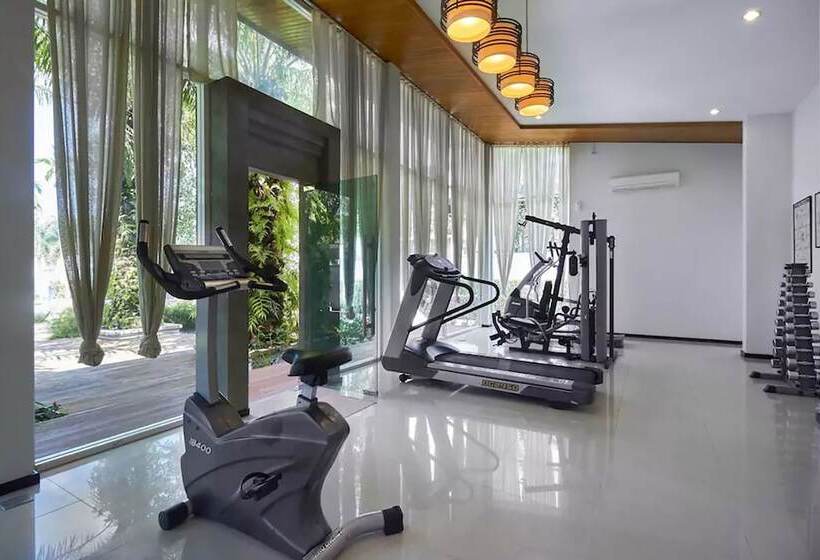 Oxygen Villa By Alexanders