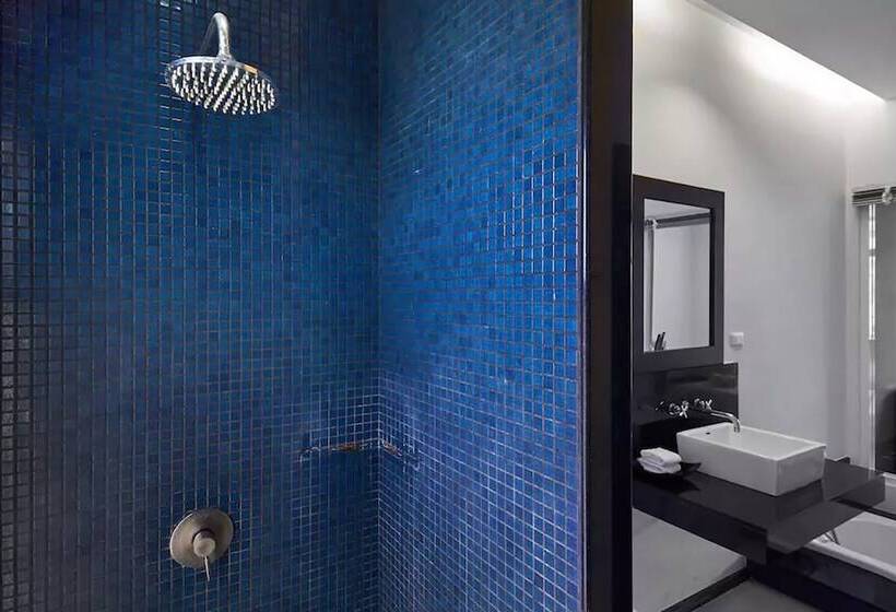 Oxygen Villa By Alexanders