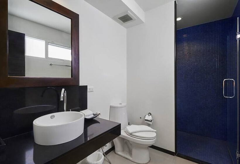 Oxygen Villa By Alexanders