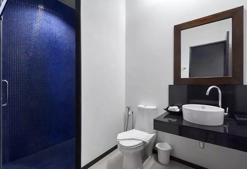 Oxygen Villa By Alexanders