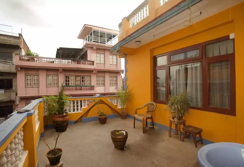 پانسیون Peace & Joy Guest House