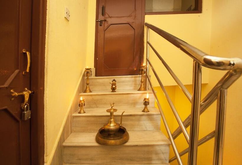 پانسیون Peace & Joy Guest House