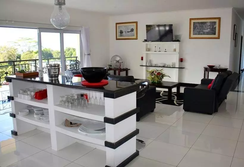 پانسیون The Olive Tree