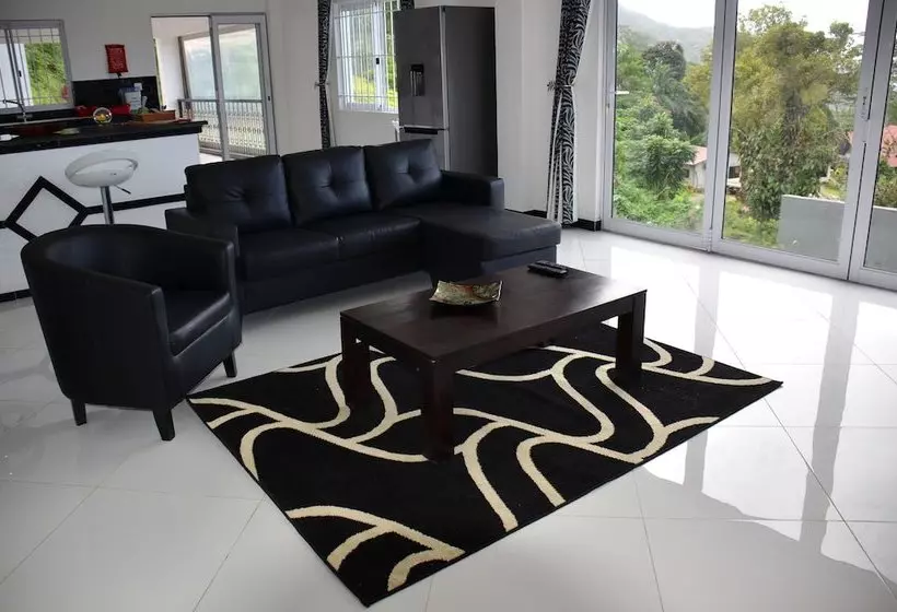 پانسیون The Olive Tree