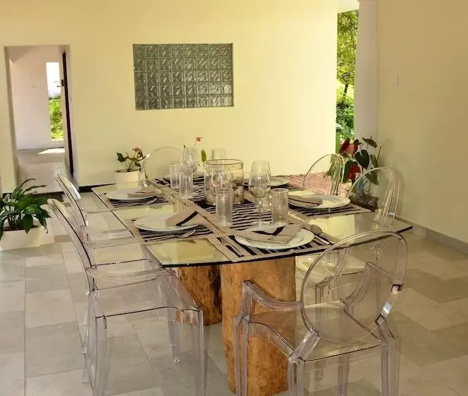 پانسیون The Olive Tree