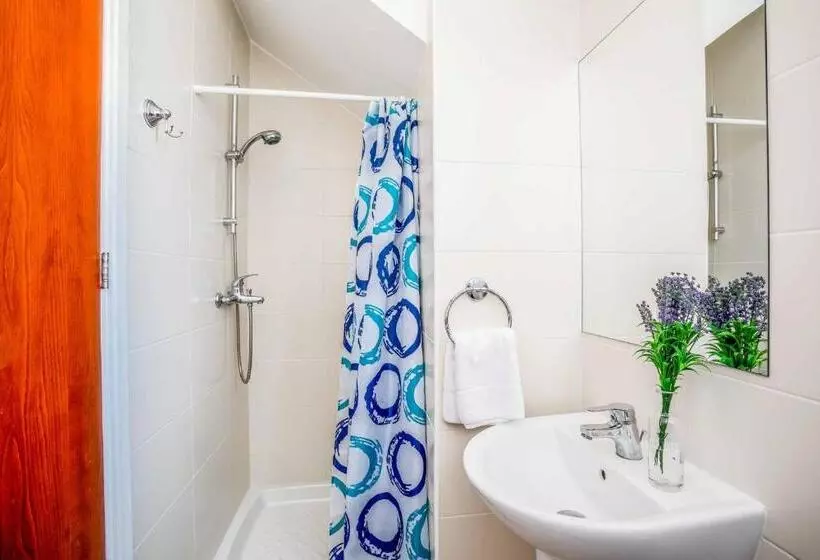 Villa White Moonflower