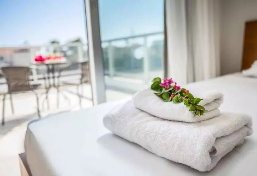 Villa White Moonflower