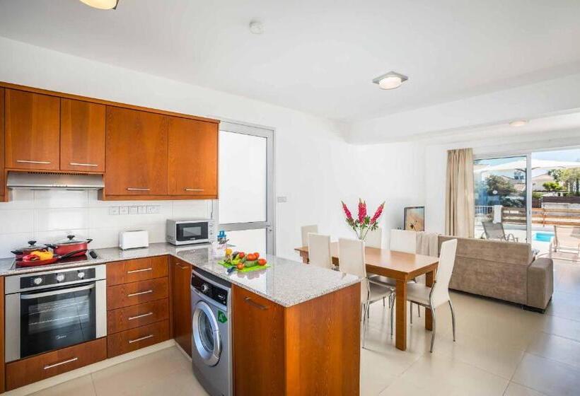 Villa White Moonflower