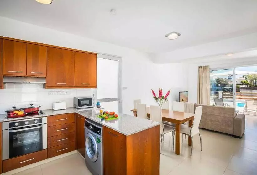 Villa White Moonflower