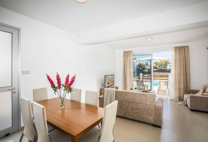 Villa White Moonflower