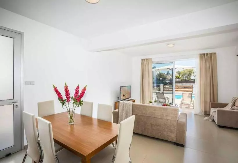 Villa White Moonflower