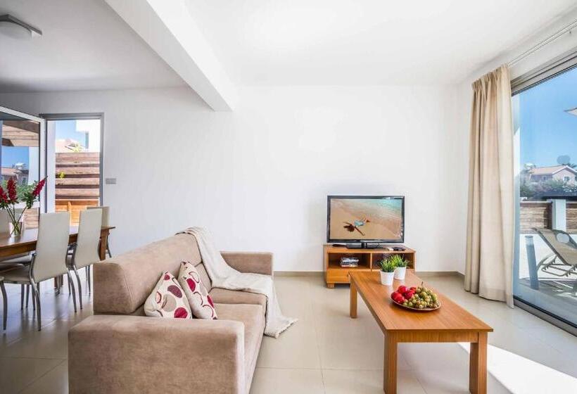 Villa White Moonflower