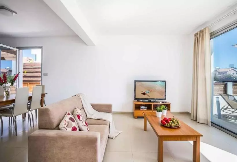 Villa White Moonflower