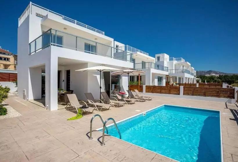 Villa White Moonflower