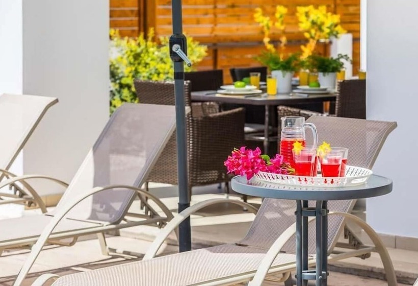 Villa White Moonflower