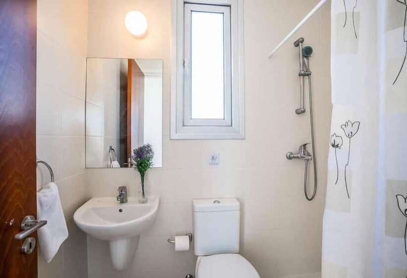 Villa White Moonflower