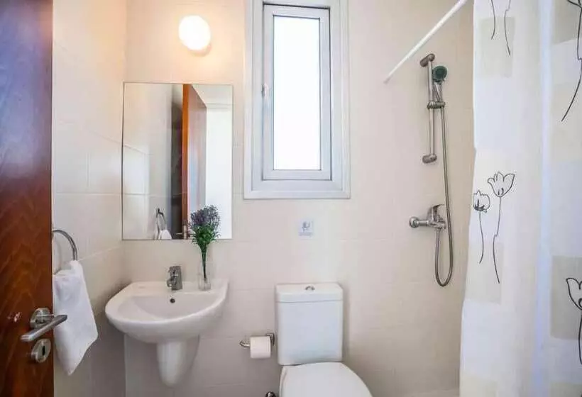 Villa White Moonflower