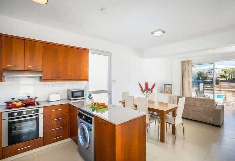 Villa White Moonflower