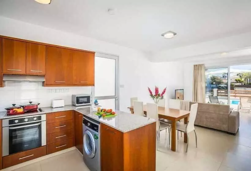 Villa White Moonflower