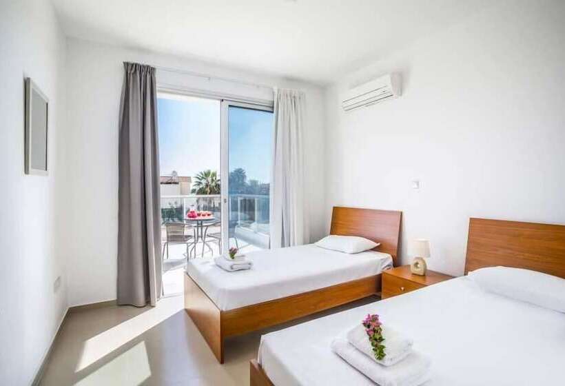 Villa White Moonflower