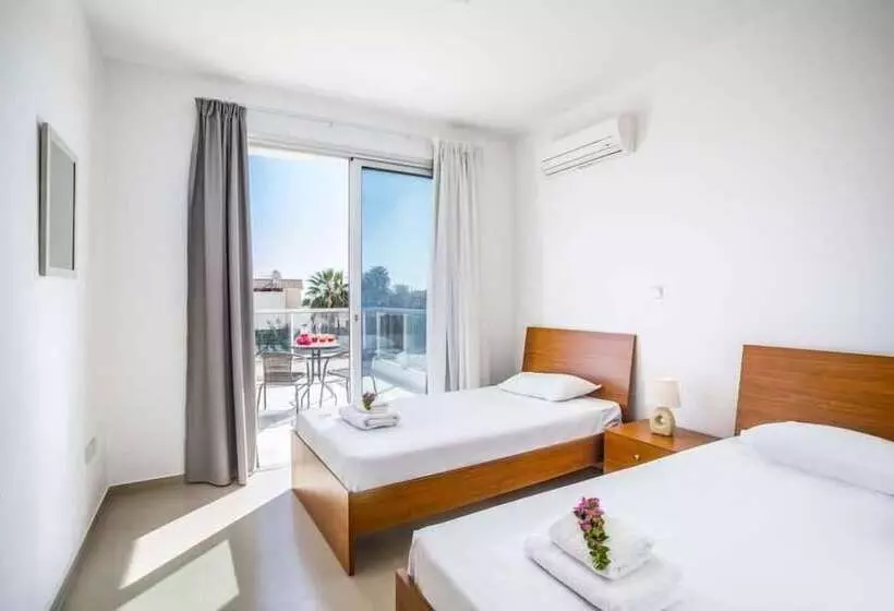 Villa White Moonflower