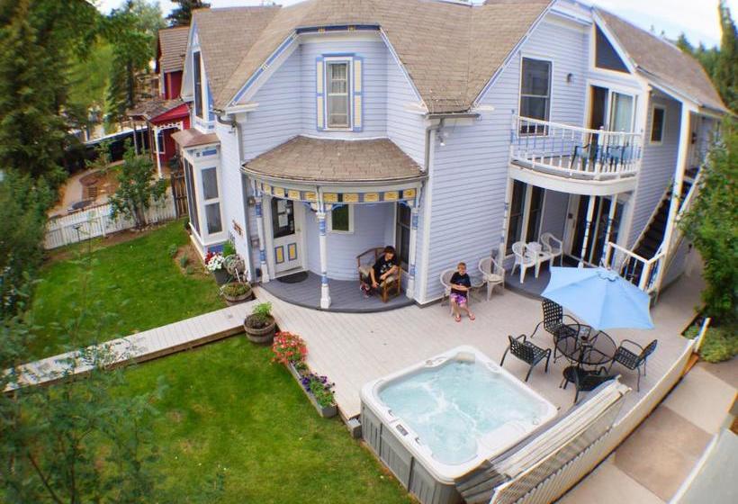 تختخواب و صبحانه The Snow Queen Lodge