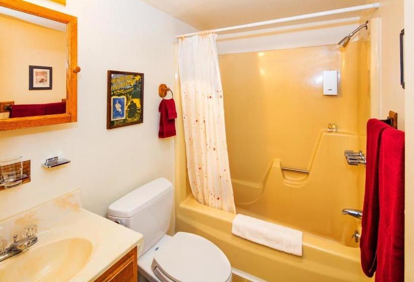 تختخواب و صبحانه The Snow Queen Lodge