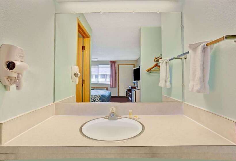 هتل Fairbridge Inn Express Tukwila