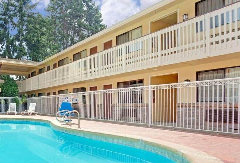 هتل Fairbridge Inn Express Tukwila