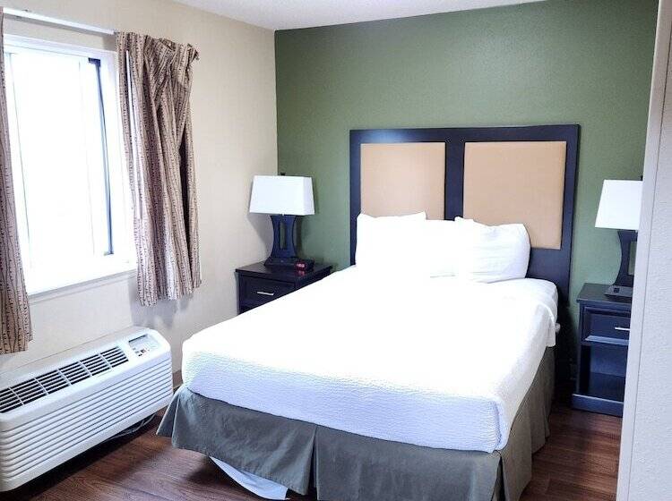 Hotel Suburban Studios Columbus   Dublin