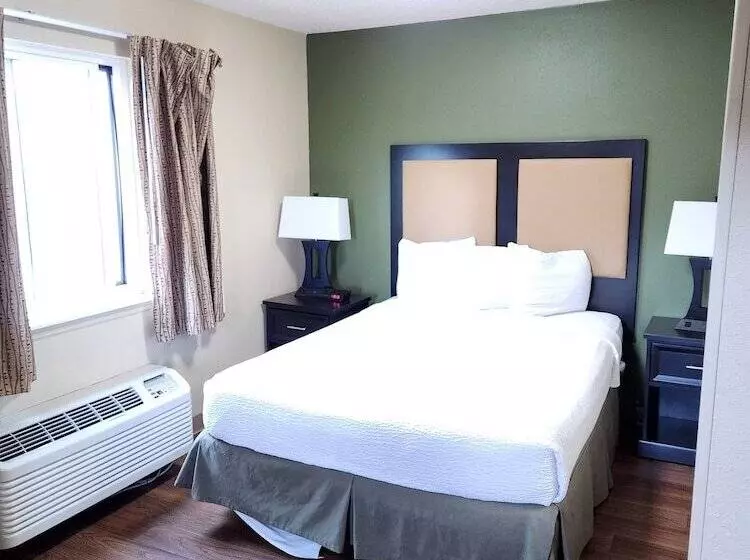 בית מלון כפרי Suburban Studios Columbus   Dublin