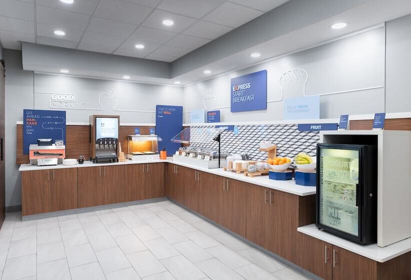 هتل Holiday Inn Express Atlanta West Theme Park Area, An Ihg